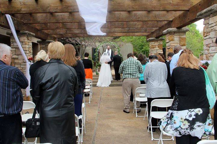 St louis wedding officiant rev sark elking