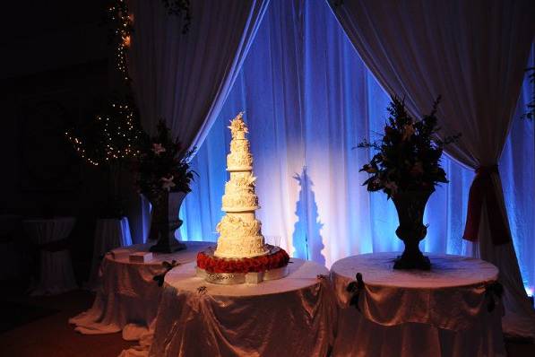 Multi layer wedding cake