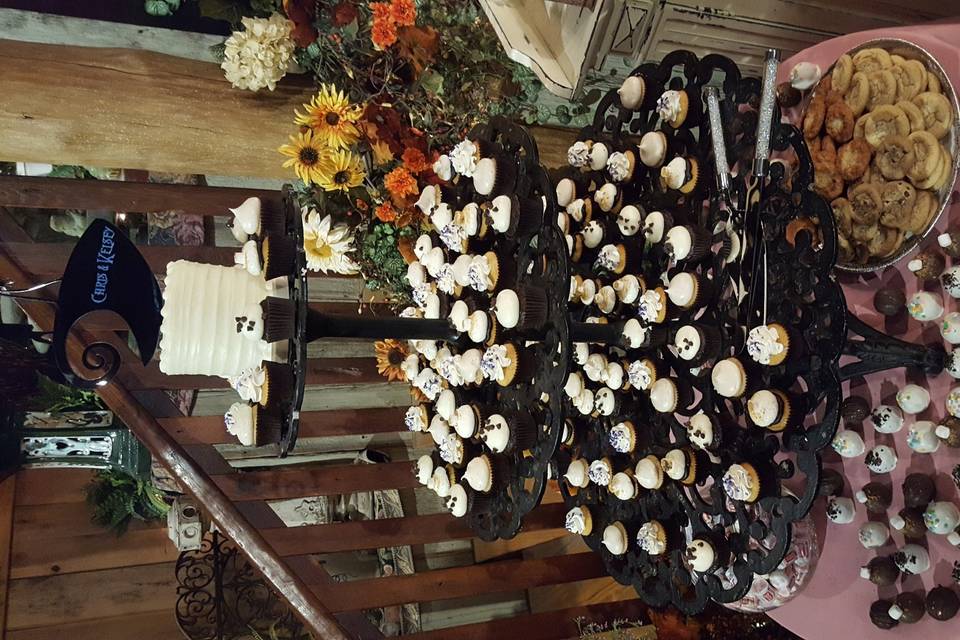 A very beautiful cupcake display at Spring Hill Manor