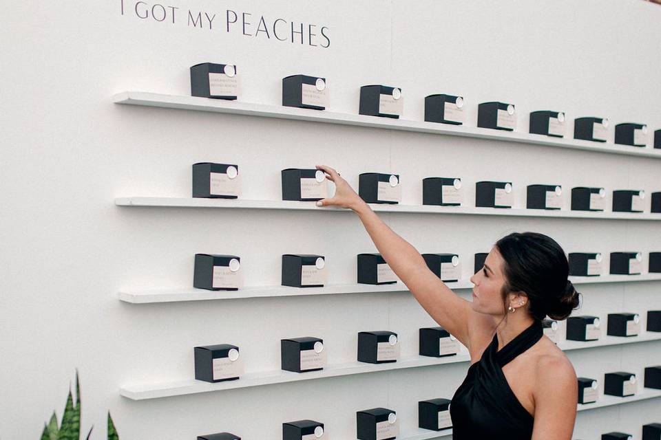 Fun escort wall
