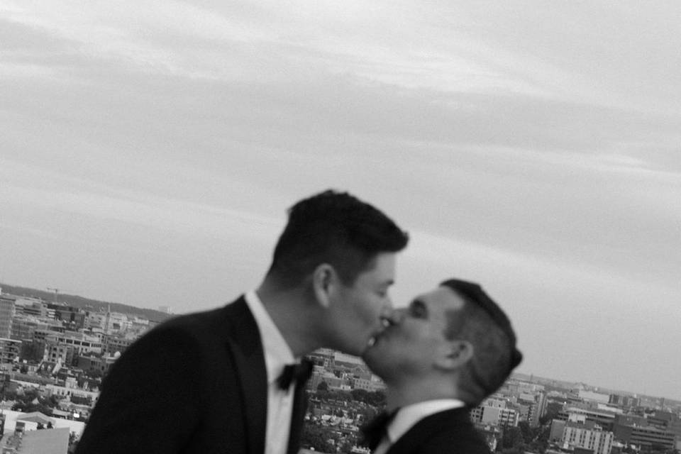 Grooms first look
