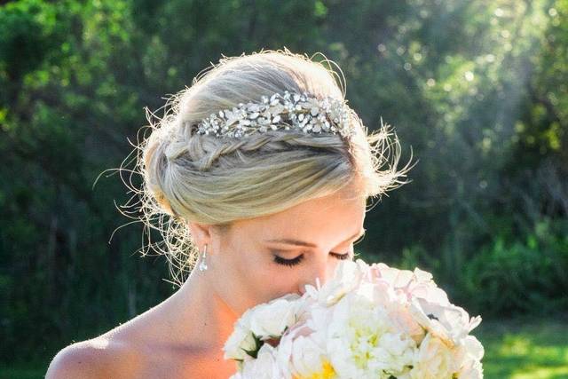 Bride holding bouquet