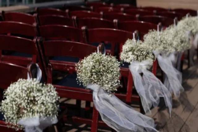 Elle and Bryan: Aisle Florals