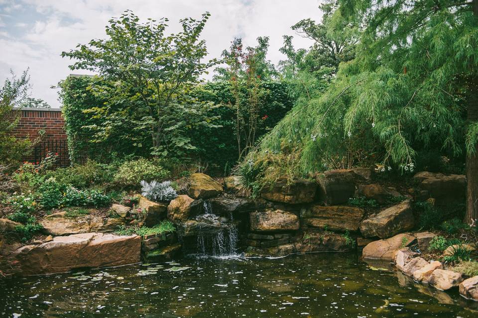 Dominion Gardens & Hotel