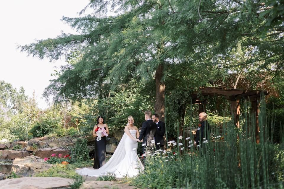 Dominion Gardens & Hotel