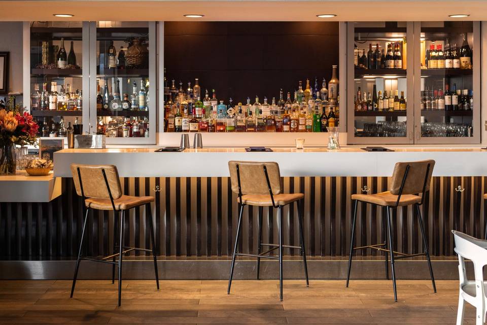 Lighthouse Bar & Bistro