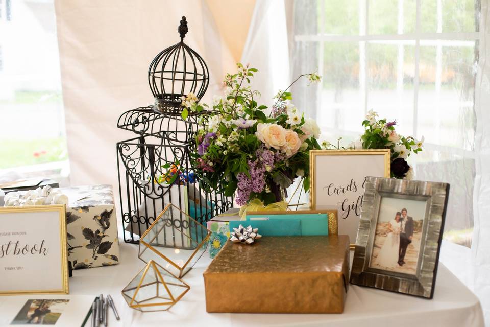 Card & gift table