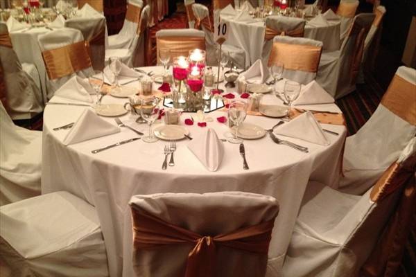 Table setting and decor