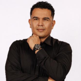 Erik  Romero