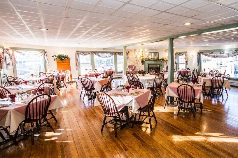 Spacious Dining Room