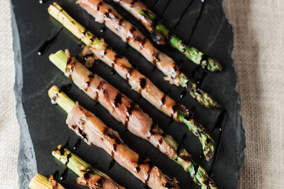 Bacon-wrapped asparagus