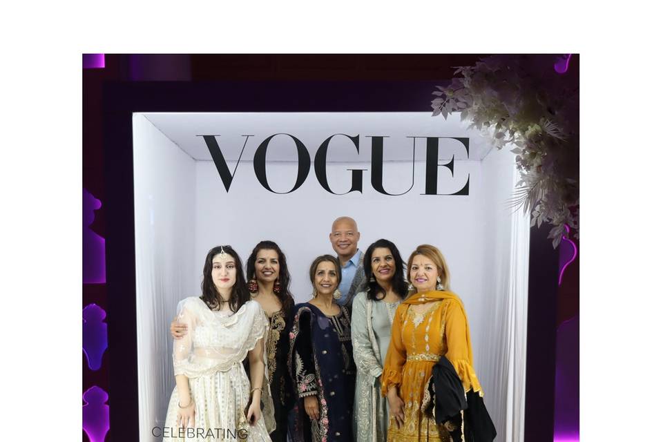 Magazine Photo Booth