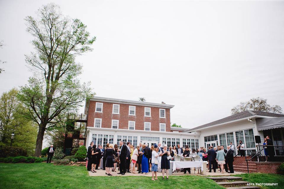 Bridal party at Radnor Hunt