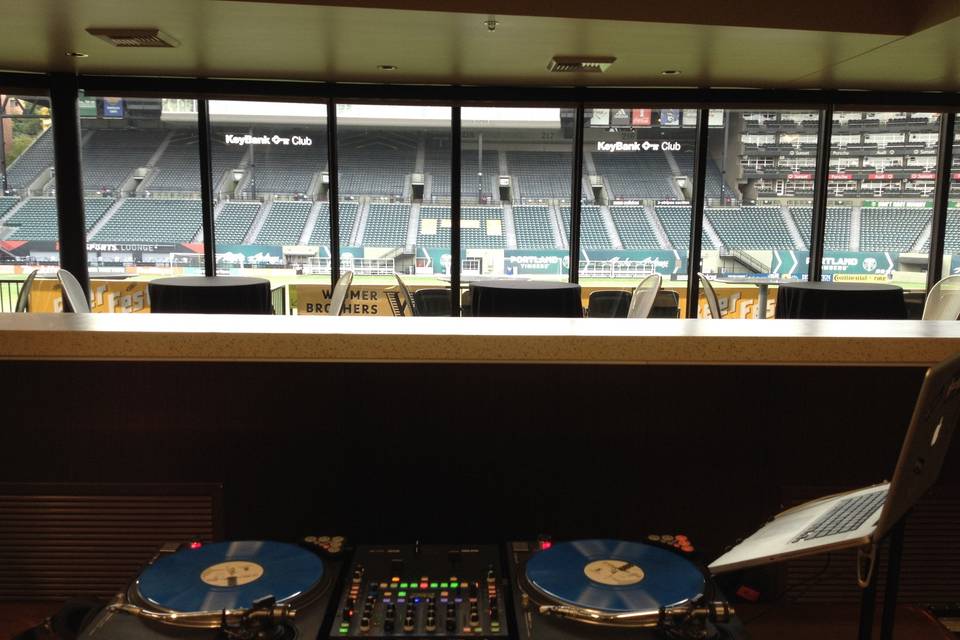 Dj's station