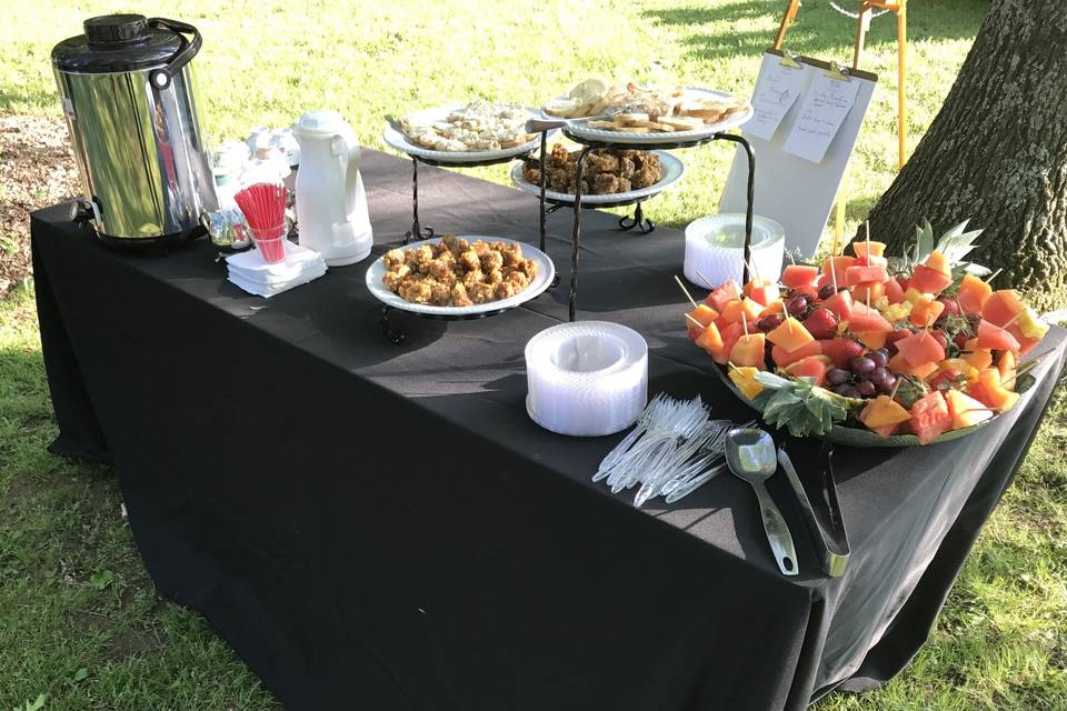 Outdoor wedding hors d'oeuvres