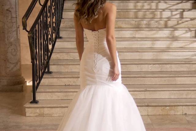 Anna's Bridal and Formal Wear