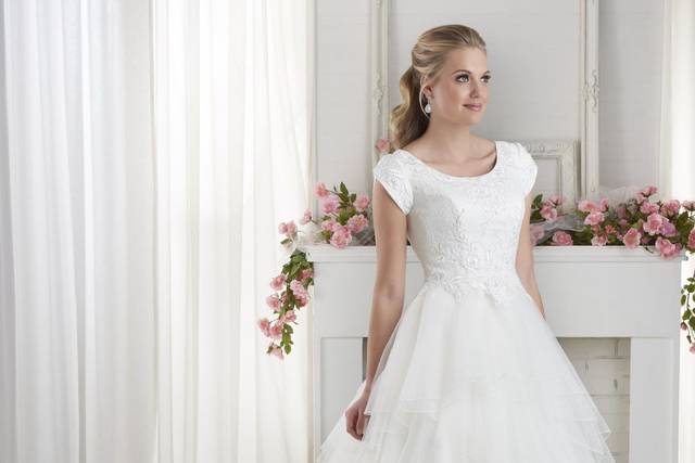 Anna's Bridal and Formal Wear