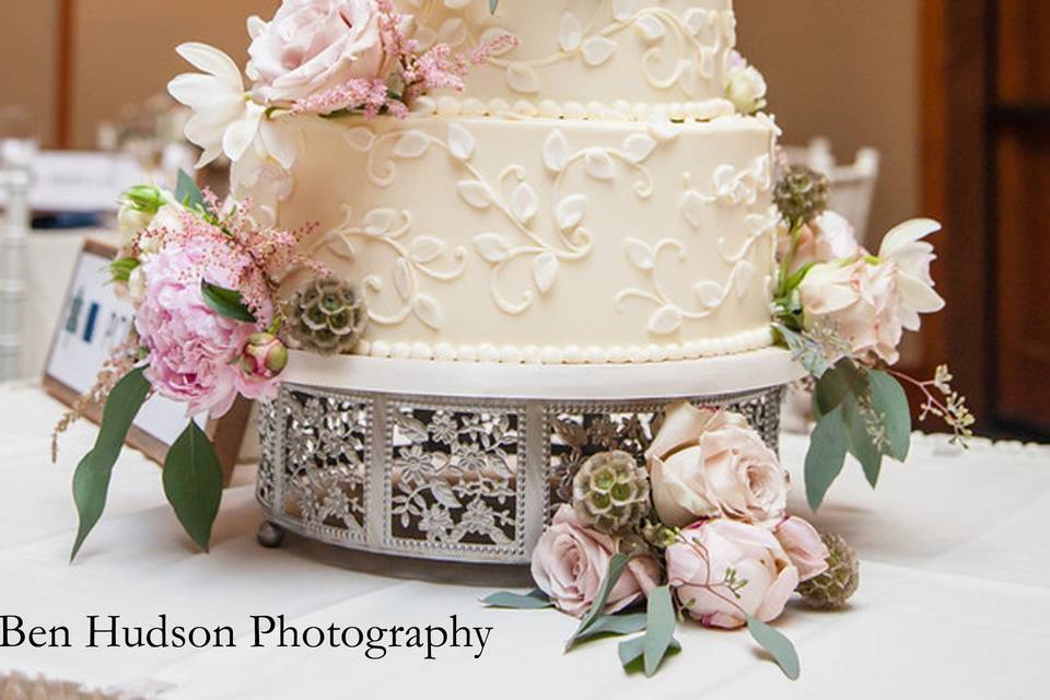 Quality wedding cakes | Leicester - Gingerbread Cottage