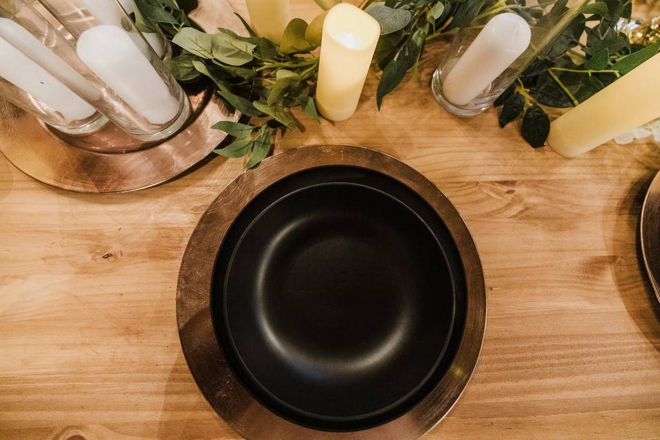 Black dinner plates