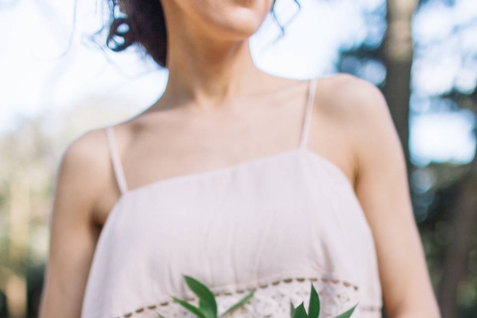 Bride holding bouquet