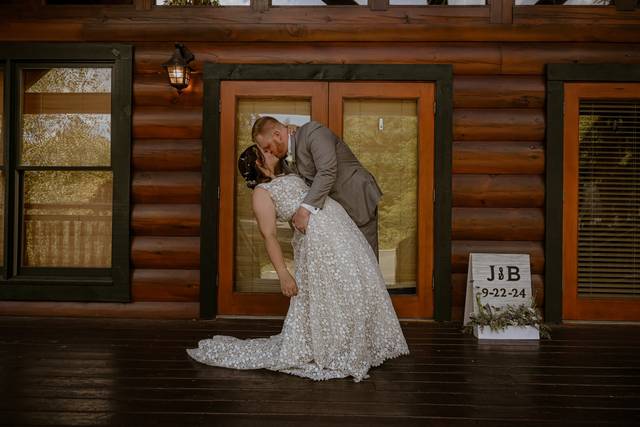 Bride and groom - cabin