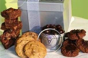 GOURMET COOKIE & CANDY BOX FOR HOTEL GUEST ROOMS