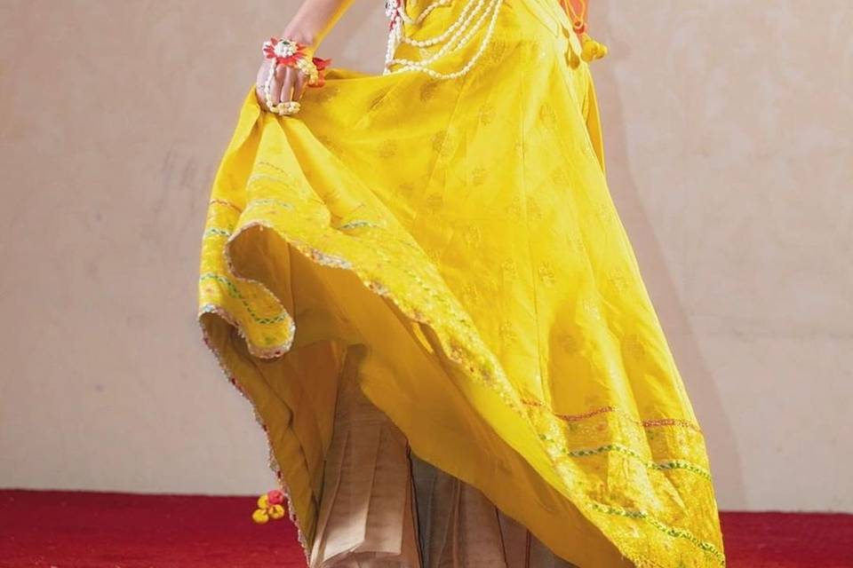 Yellow Designer Mehendi Leheng