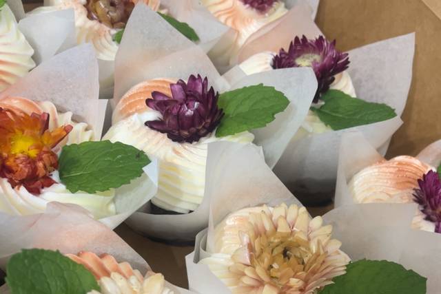 Real edible flower cupcakes