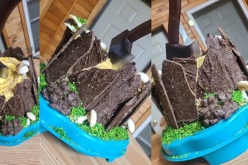 Tree Stump Cake axe deer