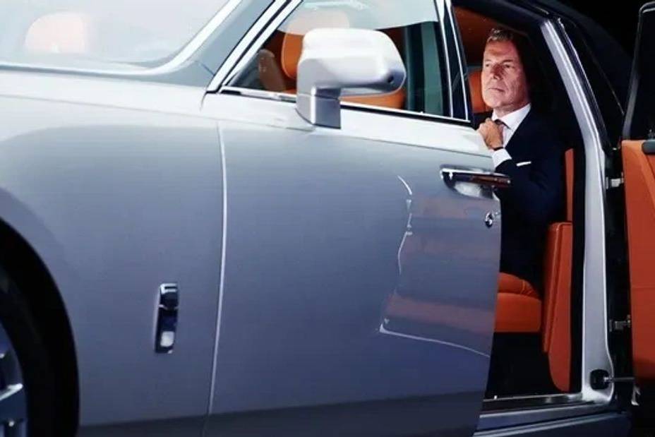 Luxury Limousine Solutions LLC