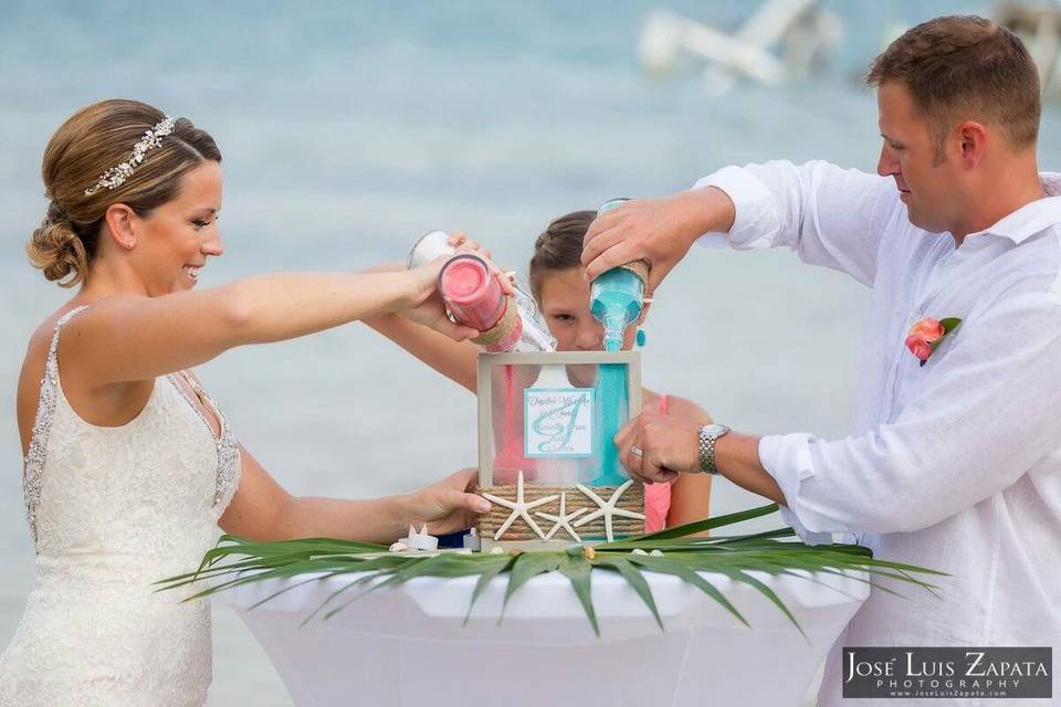 Sand Ceremony | Photo Credit: Dulce Belize Weddings