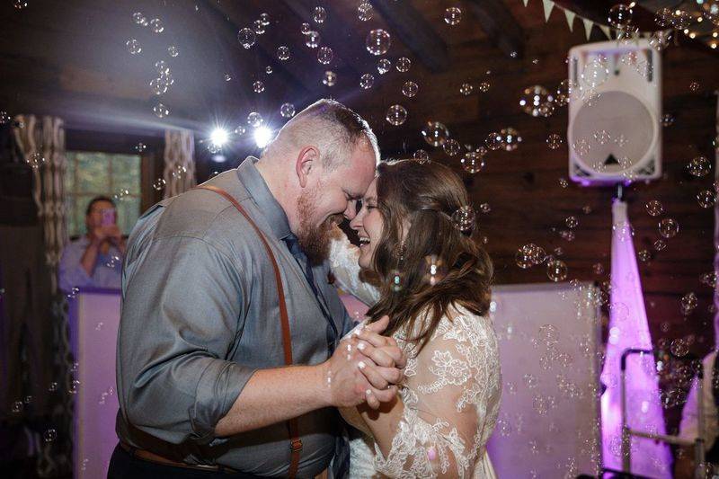 First dance with bubbles