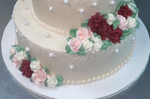 Pearled tier cake with flowers
