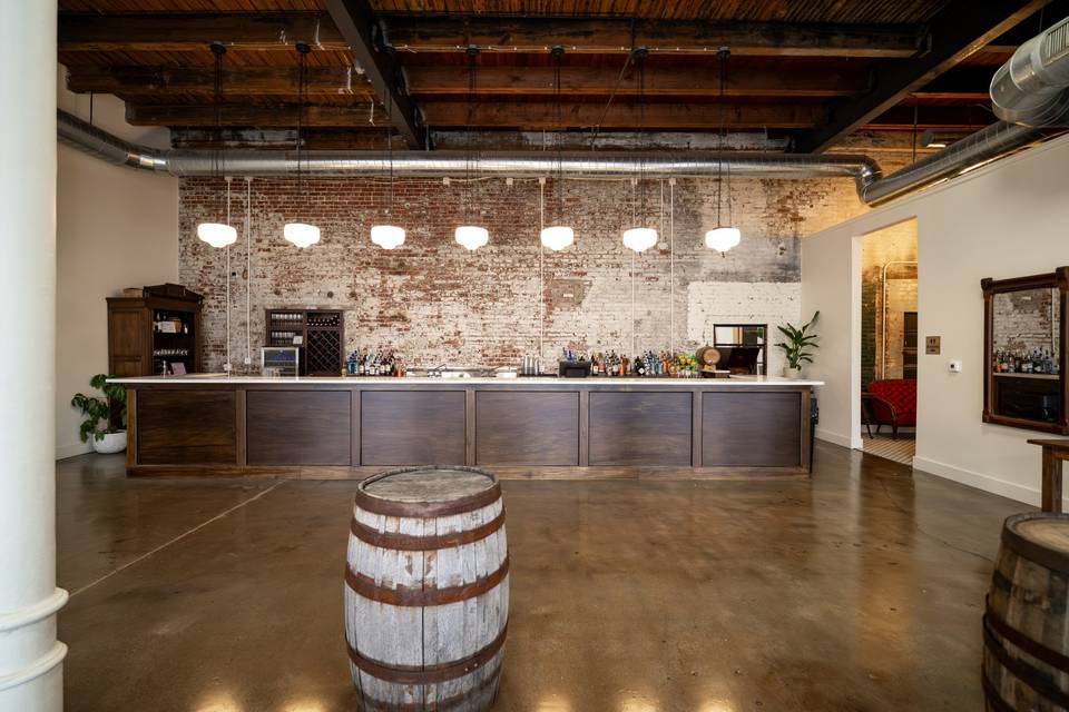 Bar nook with wine storage