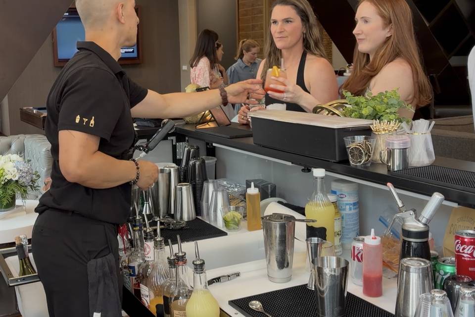 Experienced bartenders