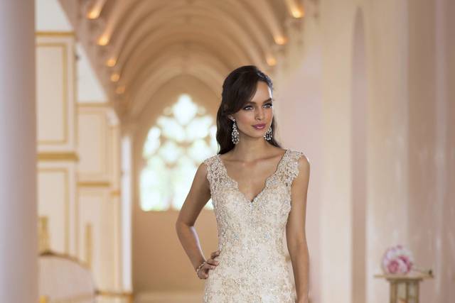 Gorgeous Wedding Dresses Under $1500 - GARNET + grace Bridal Salon