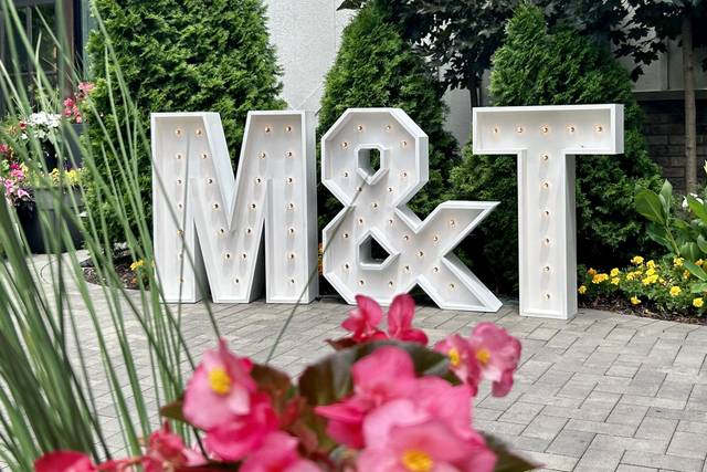 Classic marquee light