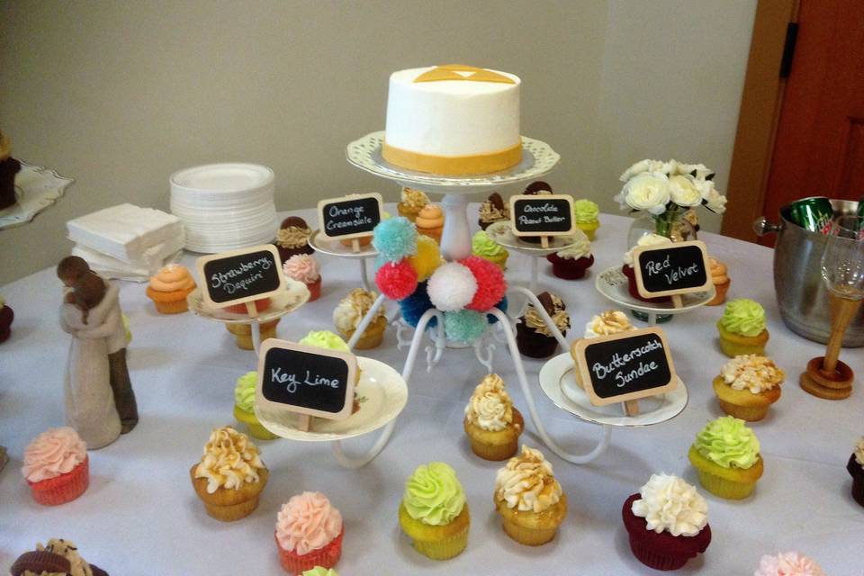 Who would of thought an old chandelier would make a beautiful cupcake centerpiece!