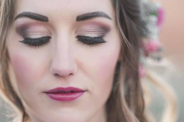 Peachy makeup