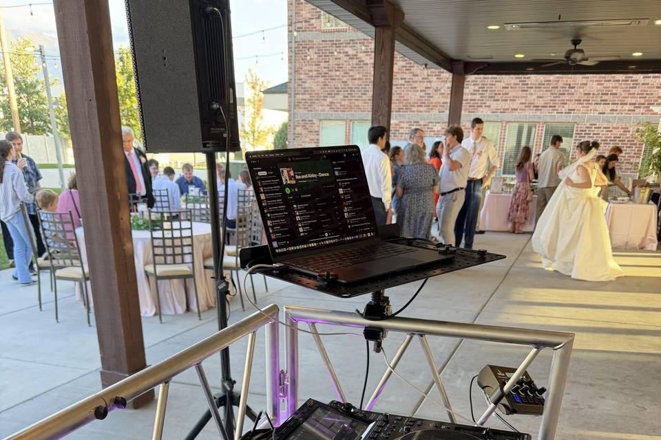 DJ set up