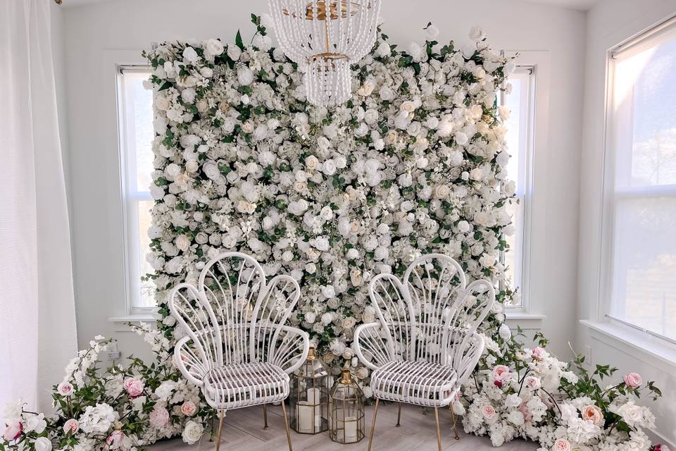 Flower wall with Aisle flowers