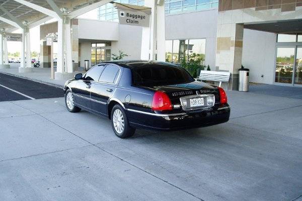 Branson Limousine Airport services