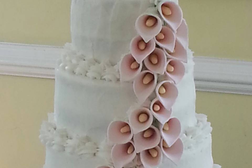 Cascading calla lily cake