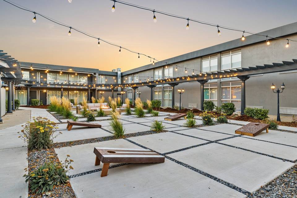 Riverside Hotel And Conference Center