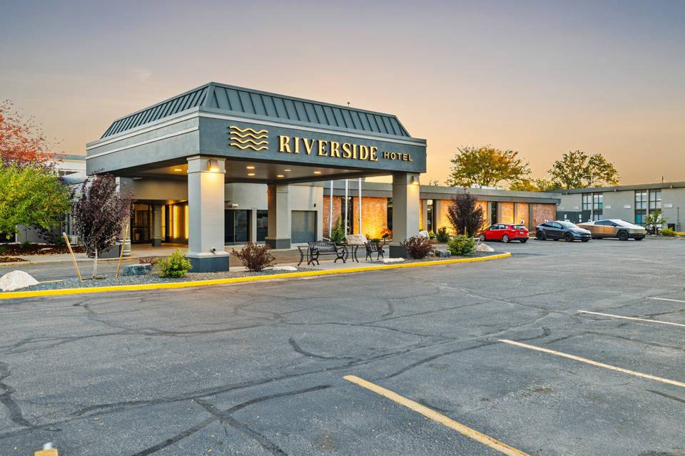 Riverside Hotel And Conference Center