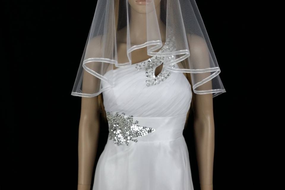VIVIENNE - Double layered tulle veil finished with satin and organza ribbon edging