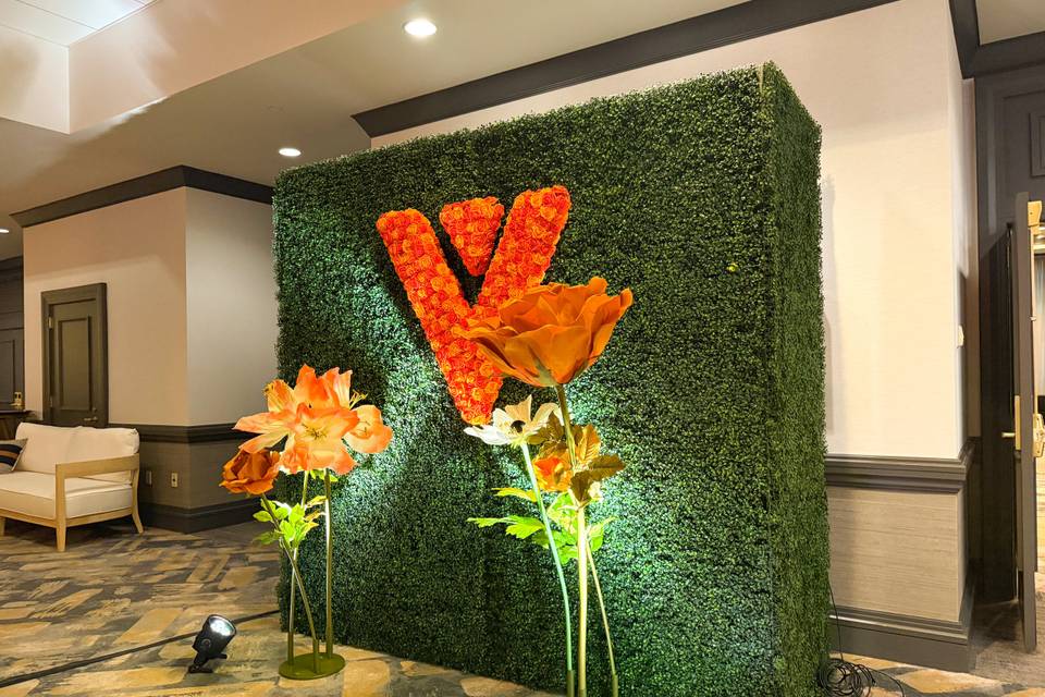 Hedge Wall and Custom Florals