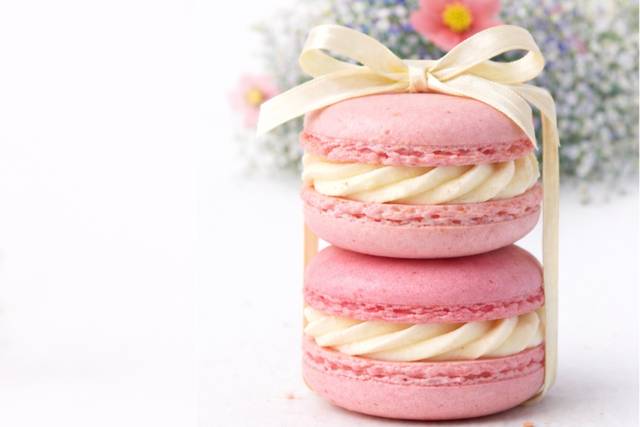 Vanilla Bean Macaron