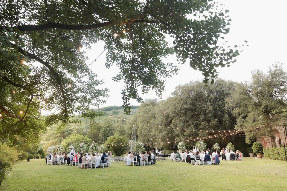 Garden wedding in Tuscany