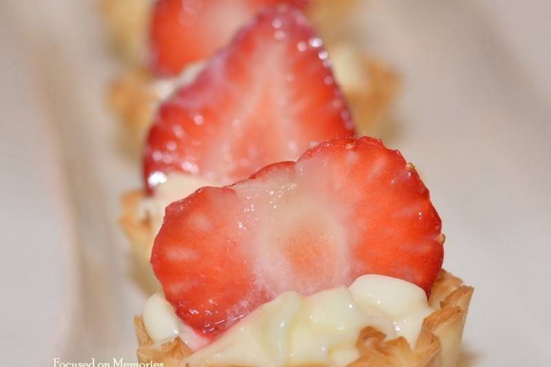 Phyllo cups with strawberries